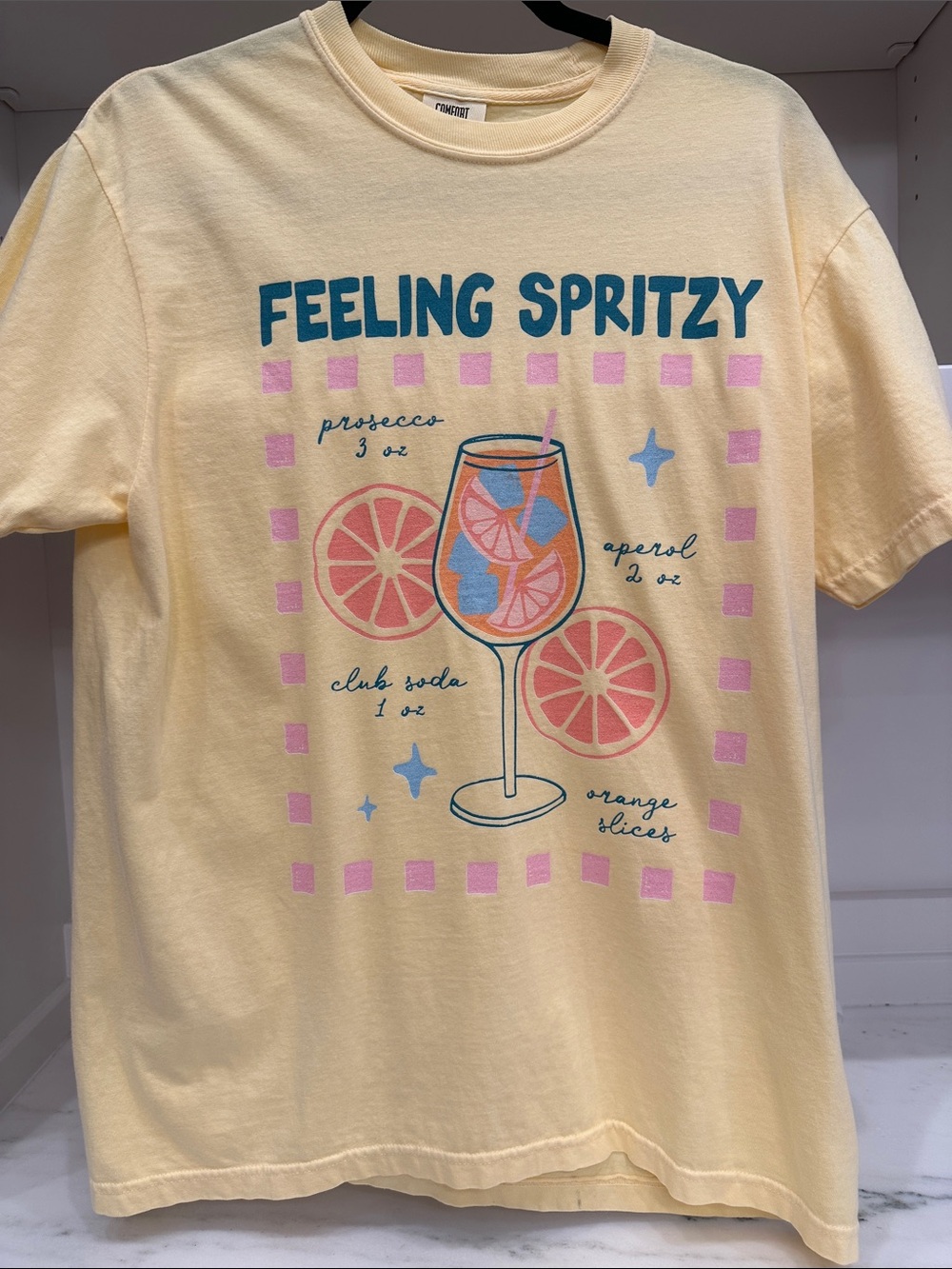 Comfort Colors medium light yellow Feeling Spritzy Yellow Graphic Tee.  Like new
